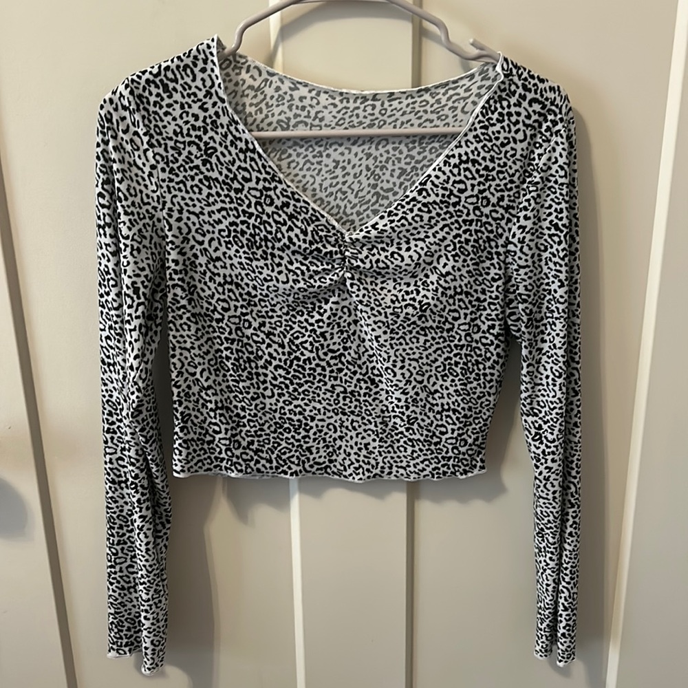 cropped leopard print shirt
